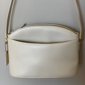 PRICE DROP. Coach Purse. Ivory Leather. EUC Perfect for Spring